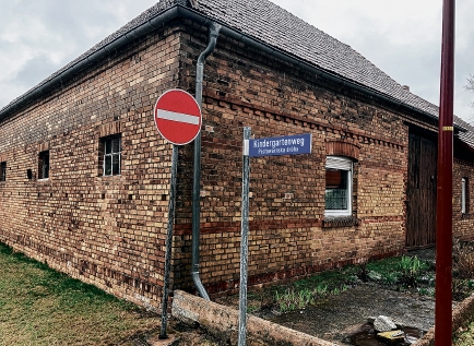 Pěstowarska dróha wjedźe runjewon do jamy. Fota: <b>Hańžka Wjeselic, 2019</b>