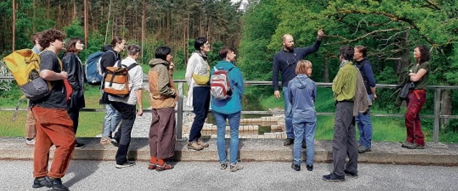 Mjez dźiwiznu a swětowej kulturu: renaturěrowanje a serbske kulturne herbstwo