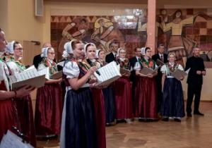 Moderatorka Janina Krygarjowa při mikrofonje. Foće: Hanka Šěnec