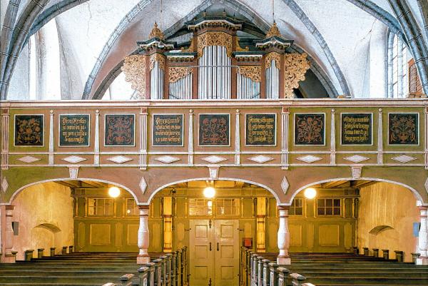 Štyri serbske napisy na wobłoženju pišćeloweje łubje Serbskeje cyrkwje w Choćebuzu, nastate někak w samsnym času kaž serbski napis na Chmjelowskej šuli Foto: Jürgen Maćij