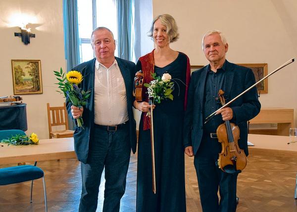 Jan Cyž, Waltraut Elise Elvers a Malte Hübner (wotlěwa) na hudźb no-literarnej matineji na Wojerowskim hrodźe Foto: Katrin Demczenko