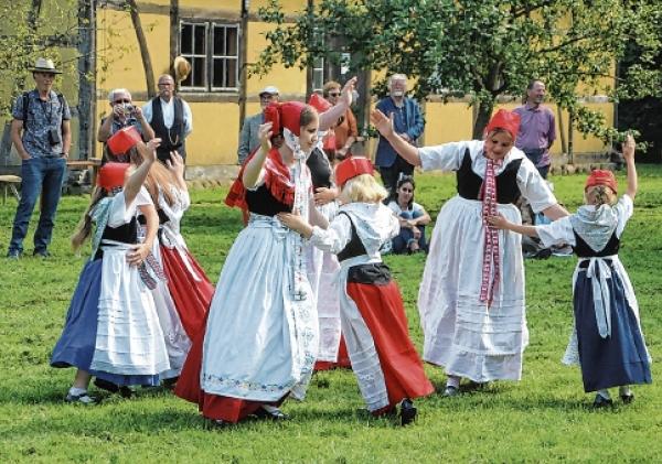 Źiśeca rejowańska kupka De lütten Öwerpetters na Limborskem dnju 2023 w Lübelnje Foto: Werner Měškank