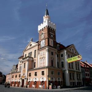 Lubijska radnica, něhdy centralne zetkanišćo poradźowanjow Hornjołužiskeho zwjazka šesćiměstow. Foto: Vincentz/Wikimedia Commons, CC BY-SA 3.0