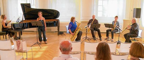 Pianistka Heidemarie Wiesnerec, spěwarka Walburga Wałdźic a kwartet modernsax berlin Foto: Michał Cyž