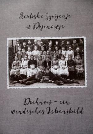 Serbske žywjenje w Drjenowje / Drehnow – Ein wendisches Lebensbild, projektowy nosaŕ: Dolnoserbski sekstet z. t. / Niedersorbisches Sextett e. V., wjednica projekta: Marja Elikowska-Winklerowa, 2022, paperback-knigły, 120 bokow, z pśisamem 200 fotografijami a faksimile + CD, 52:40 min.