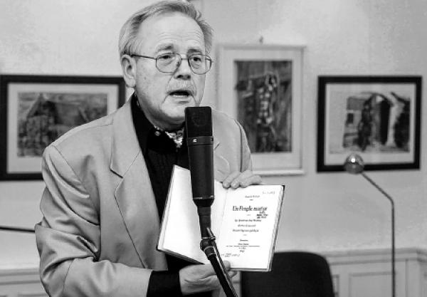Měto Pernak 2004 na literariskem wjacoru w Serbskem domje w Chó śebuzu Foto: Michael Helbig
