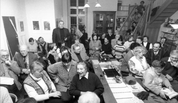 Połnje wobsadźena Smolerjec kniharnja na bywšim stejnišću na Pchalekowej składnostnje čitanja Alfonsa Frencla Foto: archiw LND