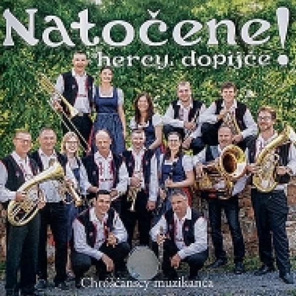 Na předań je cejdejka »Natočene – hercy dopijće!« w Smolerjec kniharni w Budyšinje kaž tež na wsach w serbskich pjekarnjach.