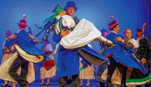 Ohara Clementi a Alexander Bolk jako kwasny por w »Blunjanskim kwasnym přezpolu« po choreografiji Juraja Kubánki Foto: nowinske foto/SLA