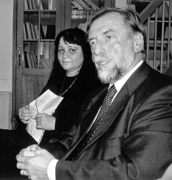 Peter Čačko a Dana Podracká na zet kanju ze serbskimi awtorkami, awtorami a přećelemi w Smolerjec kniharni Foto: Ingrid Juršikowa